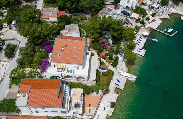 Beautiful apartment in Klek with WiFi