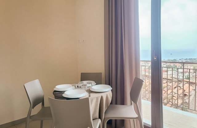 Beautiful apartment in Patti with WiFi