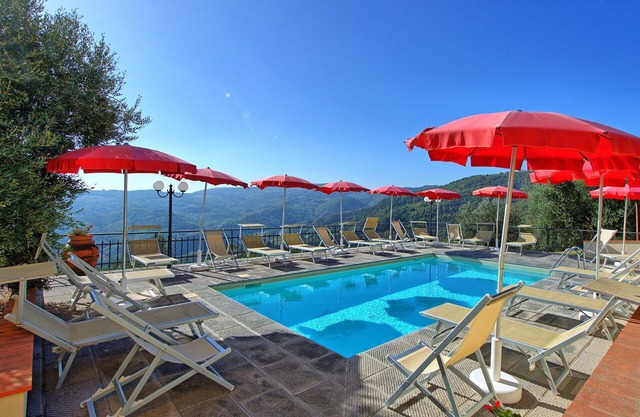 Beautiful apartment in villa with A/C, pool, WIFI, TV, patio, pets allowed, panoramic view, parking