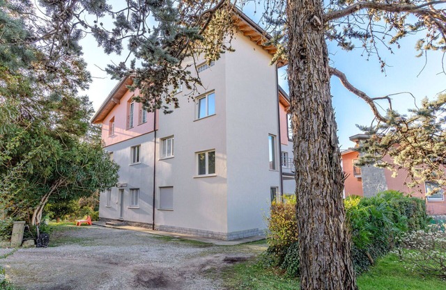Beautiful apartment for 6 guests with WIFI, TV and patio
