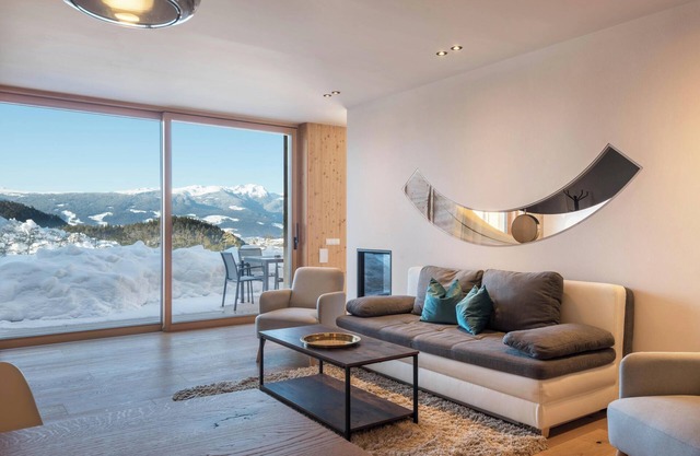 Beautiful Apartment “Aura Chalets No 4” with Mountain View, Wi-Fi & Garden