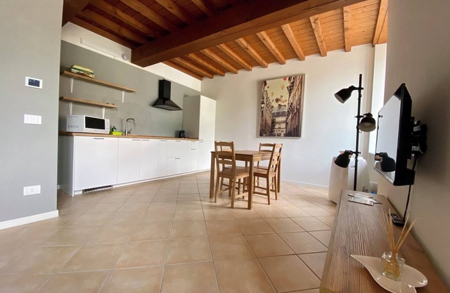 Beautiful apartment overlooking Lake Endine - 10 minutes from Lake Iseo