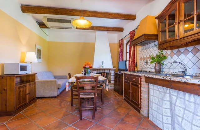 Beautiful apartment for 4 people with WIFI, pool, A/C, TV, patio and parking