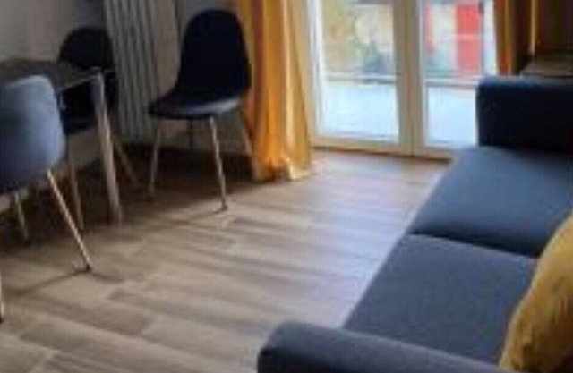 Beautiful apartment near subway station