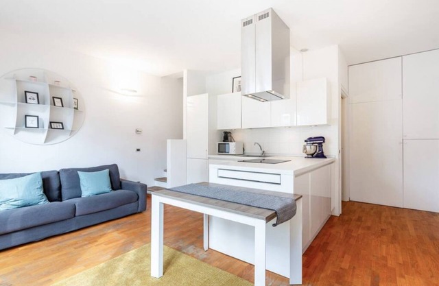 Beautiful apartment on two floors a few steps from the Monumental