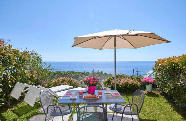 Beautiful apartment with garden overlooking the sea in Resort & Spa