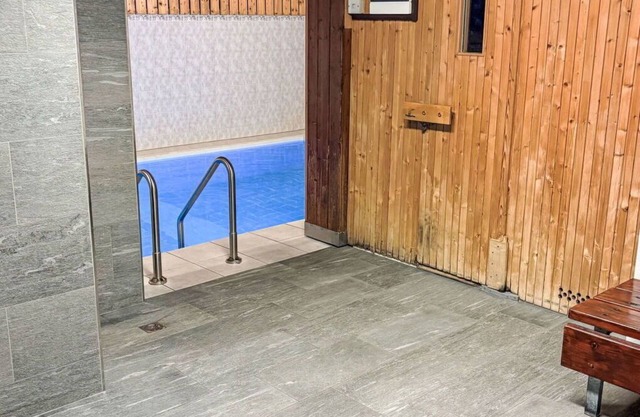 Beautiful apartment with WIFI, pool, TV, balcony, pets allowed, panoramic view and parking