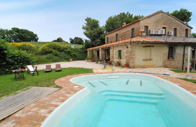 Beautiful apartment with WIFI, pool, A/C, TV, patio, pets allowed, panoramic view and parking