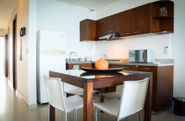 Beautiful Apt In Front Of The Beach, Sleep 4