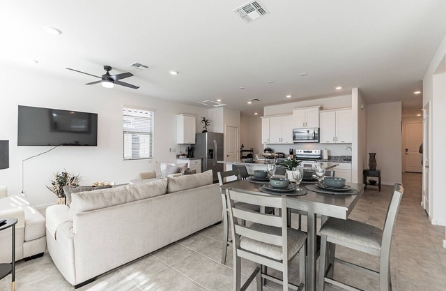 Beautiful Arizona Home, Near MLB Training Camps, Luke Airforce Base!