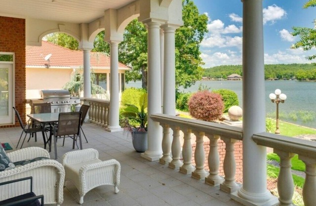 Beautiful Balboa Lake Home with Stunning View