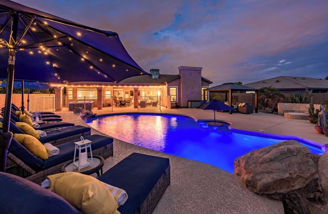 Beautiful backyard oasis w/free heated diving pool