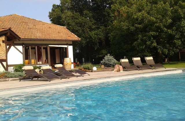 Beautiful Barn ALL COMFORT - PRIVATE swimming pool, not overlooked - IN QUIET AREA