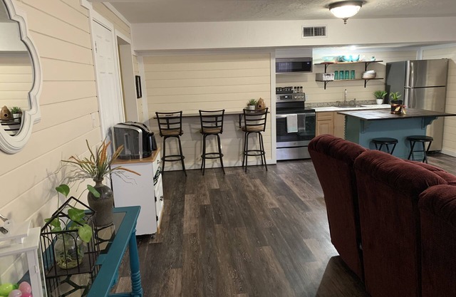 Beautiful basement apartment near the center and outdoor paths