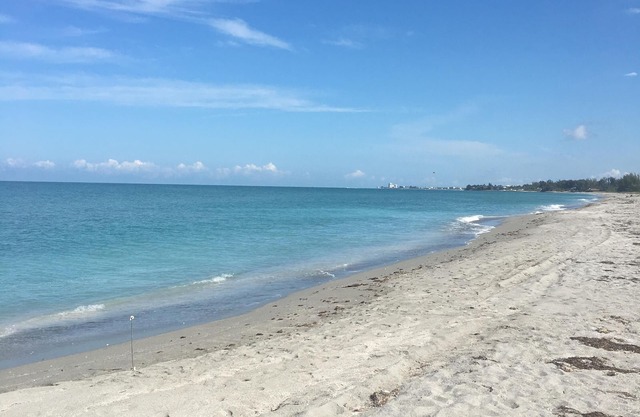 Beautiful Bay Tree Club Siesta Key Condo Bay to Beach