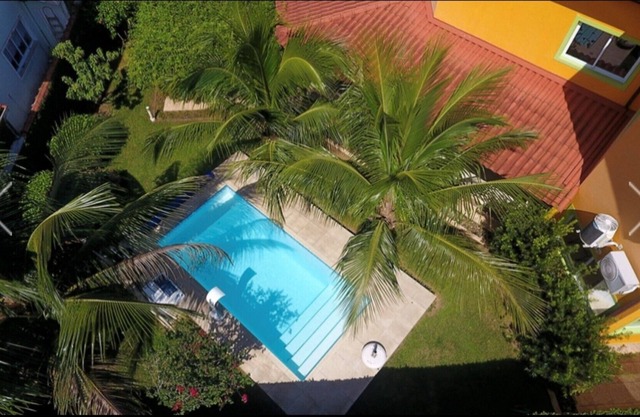 Beautiful Beach House Closed Cond+Heated Pool