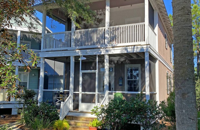 Beautiful Beach House by Pool & HotTub-Dog Friendly