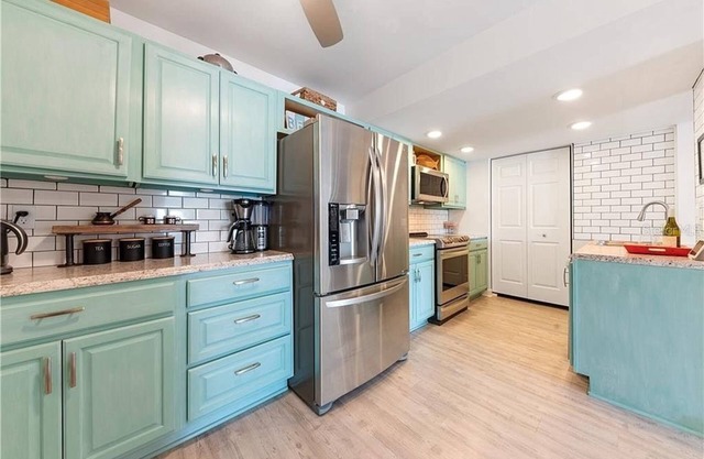 Beautiful Beach Condo just steps to the sand!