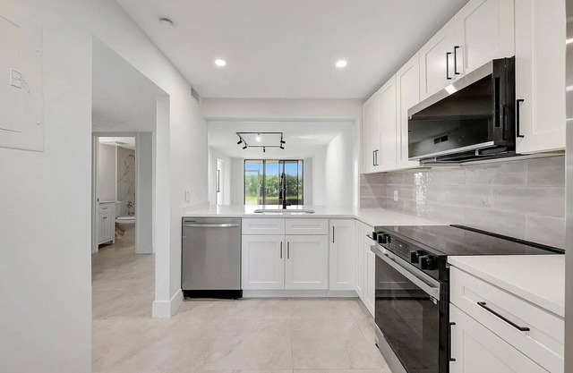 Beautiful BEACHFRONT in HUTCHINSON ISLAND, Fl. 2 Bed 2 Bath. TOTALLY RENOVATED.
