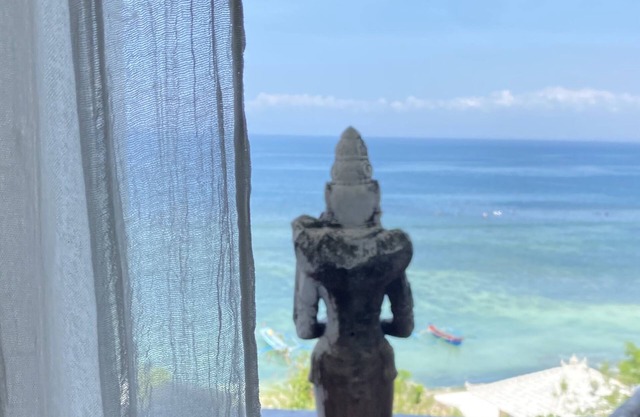 Beautiful Beachfront 2 bedroom in Bali
