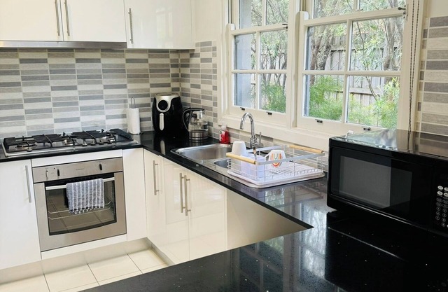 Beautiful bedroom available in a shared house