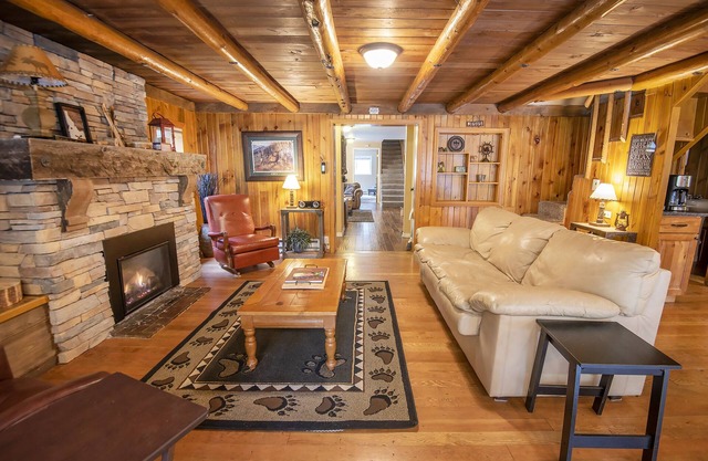 Beautiful Big Cabin Near Ponderosa State Park, Payette Lake & McCall Golf Course
