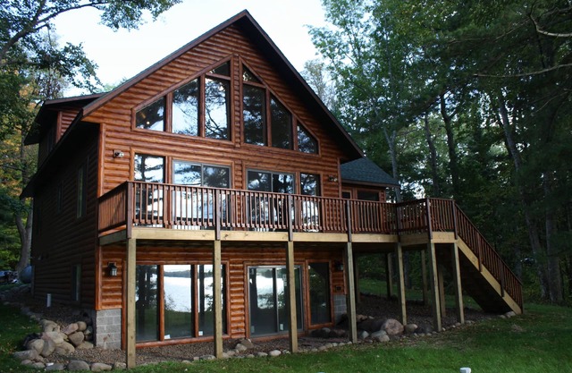 Beautiful Birchwood Lake Cabin; Awesome Fishing & Sunsets, plus game room!