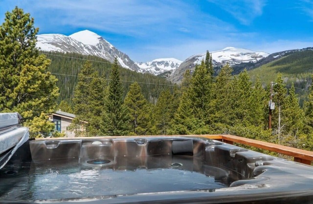 Beautiful Blue River Home w/Stunning Views!