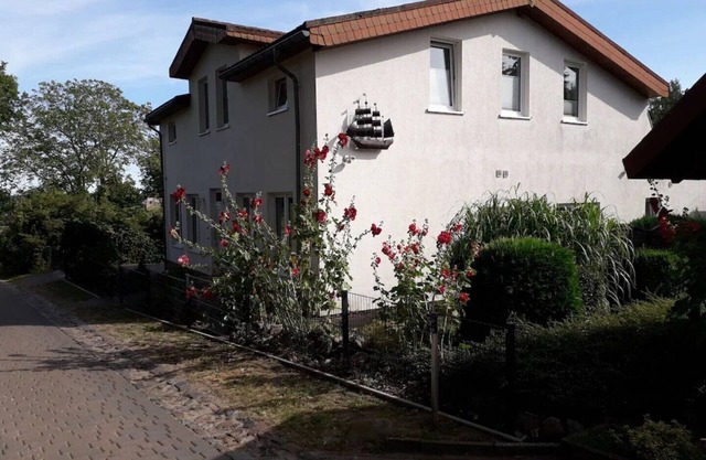 Beautiful, bright apartment 2 - close to the beach (200m) for 4. People