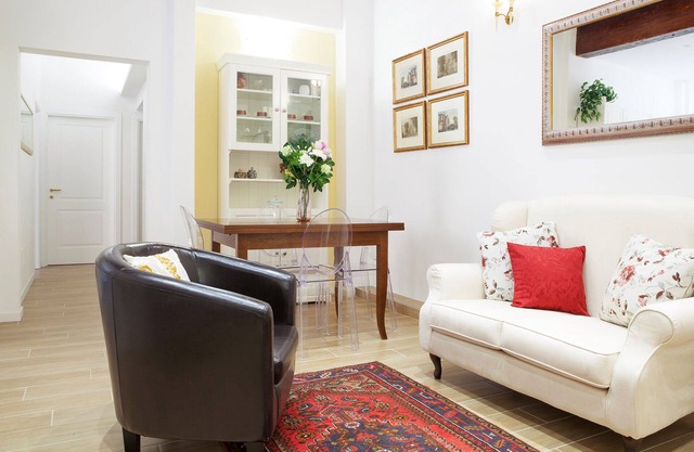Beautiful, Bright, Spacious in Historic Bologna, great atmosphere, renovated