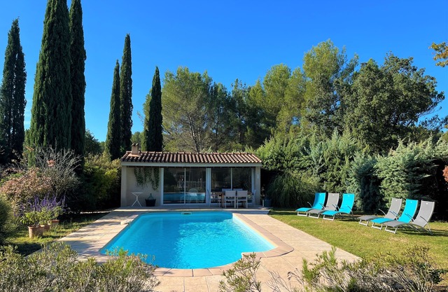 Beautiful bright villa in Mazan for 10 people