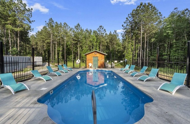 Beautiful cabins with a pool in a peaceful setting