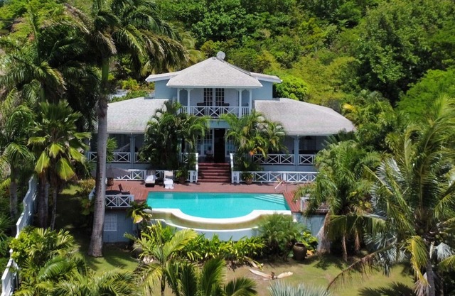 Beautiful Caribbean style 2-bed family villa - Villa Kessi