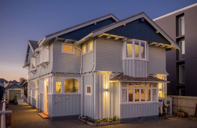 Beautiful Central City Villa - Whole House