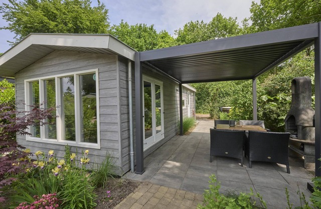 Beautiful chalet with wellness on the Veluwe