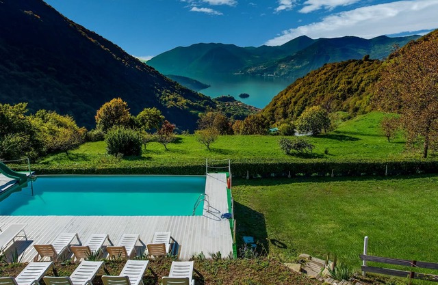 Beautiful chalet with Swimming Pool in Lombardy