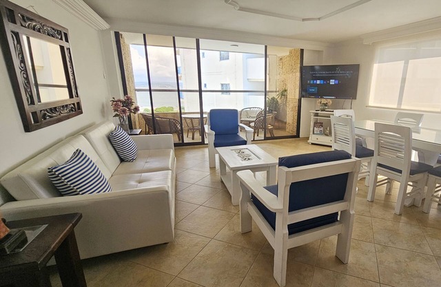 Beautiful Apartment on High Floor by Parceros Group
