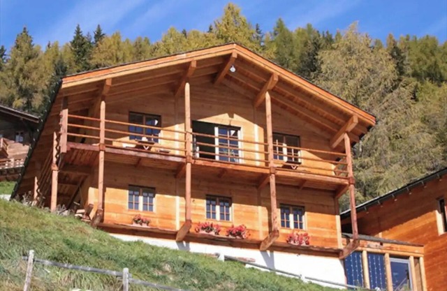 Beautiful, comfortable chalet for 8 people with a splendid view. Bright and spacious, on two floors,