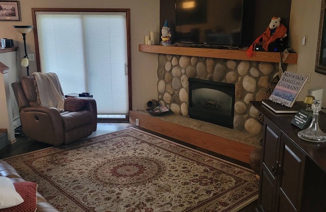 Beautiful Condo 1 block off Main St in Frisco