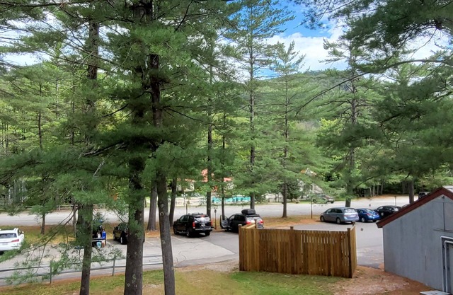 Beautiful condo in Bartlett NH July 26th to August 2nd 2025 BOOK NOW!n