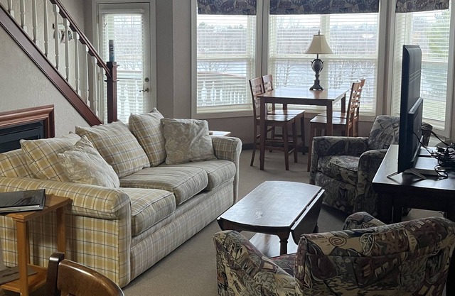 Beautiful Condo Overlooks Red Cedar Lake and Backs onto Tagalong Golf Course