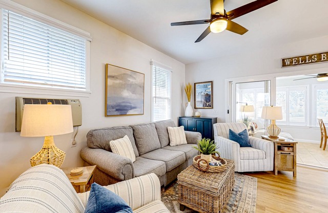Beautiful Cottage at Summer Village with pool, hot tub, pickleball & game room