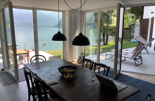 Beautiful cottage on the lake - private lake access and beautiful views