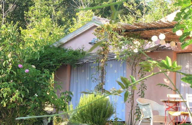 Beautiful country house on Demeterhof with natural swimming pool in a hilly landscape