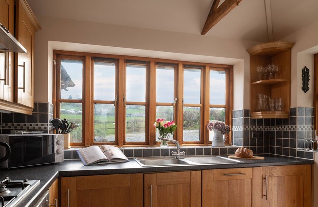 Beautiful Countryside Cottage in Coastal Town