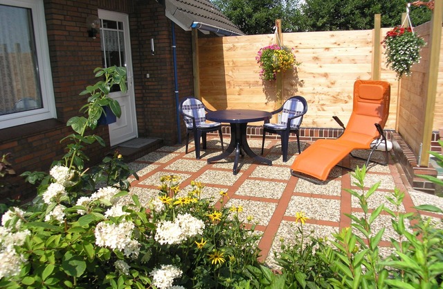 beautiful, cozy and family-friendly apartment with a large garden