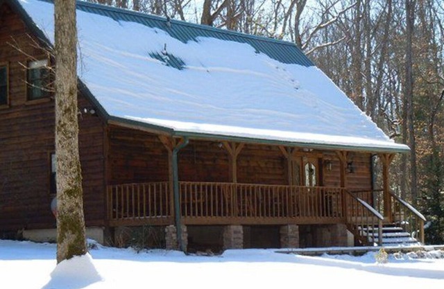 Beautiful Cozy Cabin Nestled in the Sautee Valley