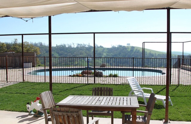 Beautiful custom home on top of a hill, 360 views, heart of wine country