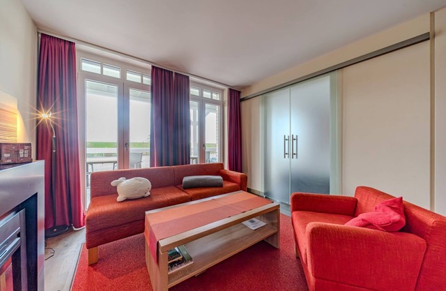 Beautiful apartment with sauna and great, large balcony overlooking the dike -