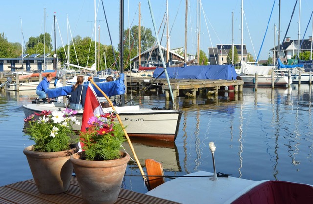 Beautiful detached house on open water